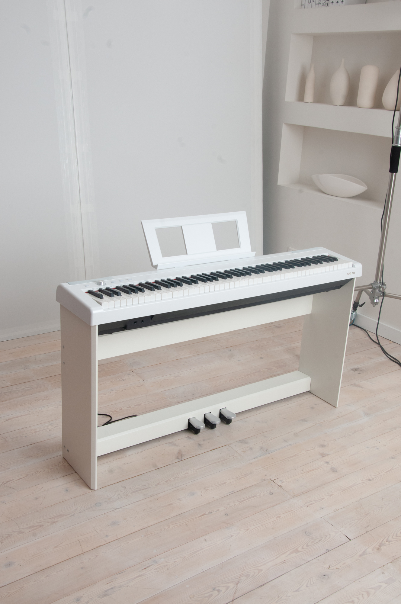 NIKKEY SPD-210 WH  - Цифровое пианино со стойкой, белое