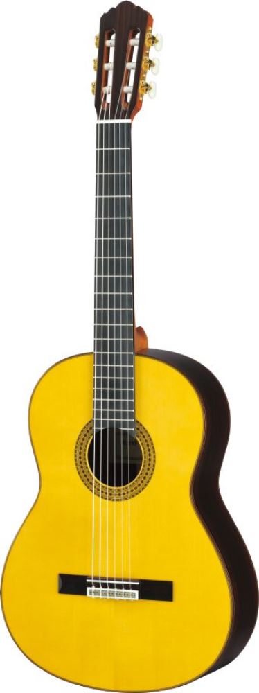 Yamaha GC22S - классическая гитара из массива ели, задняя дека и обечайка из массива палисандра