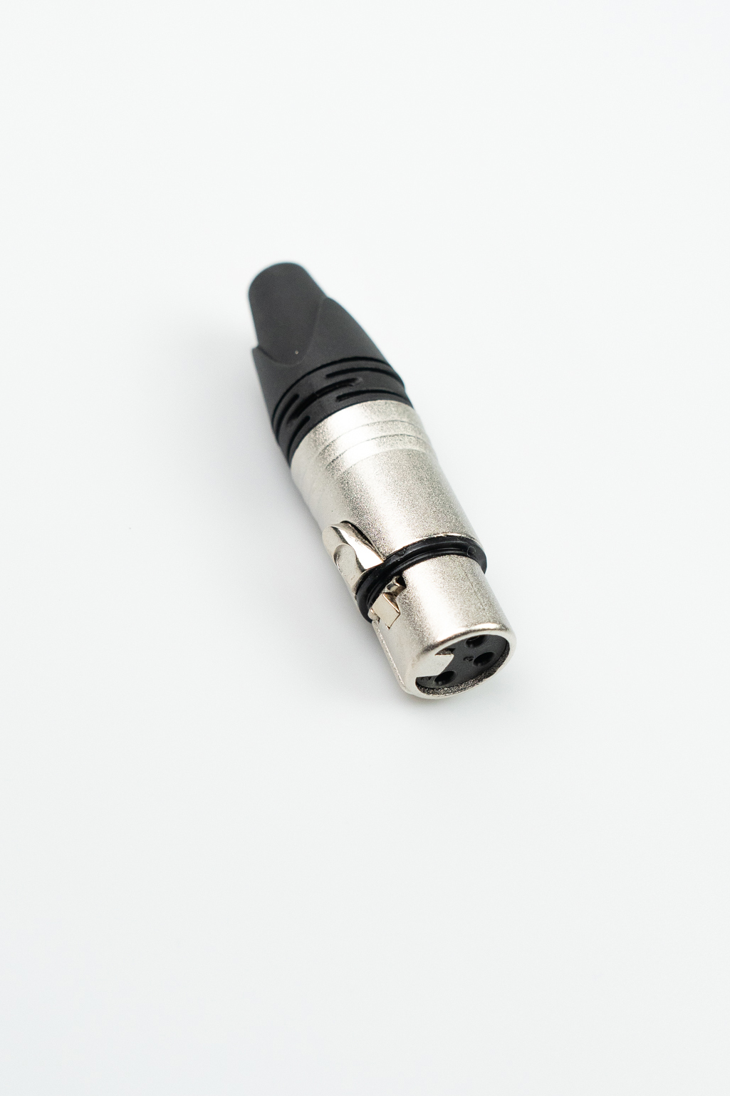 XSE XLR3F - кабельный разъем XLR мама, цвет - никель. Для кабеля 4-7 мм